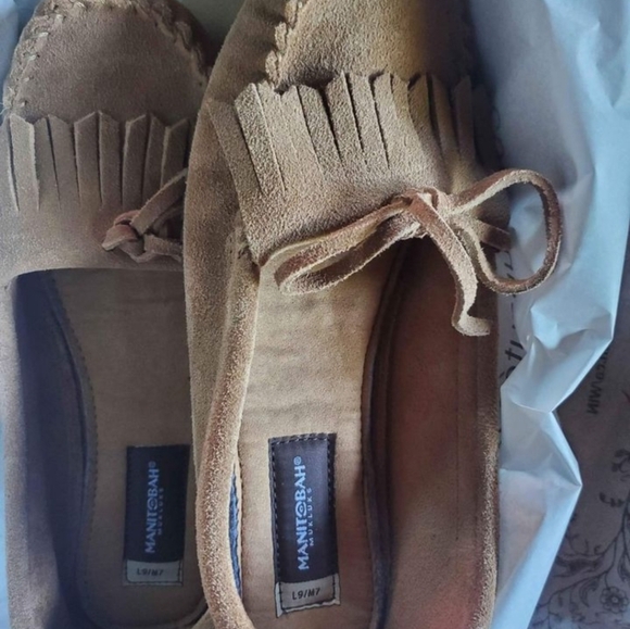 NWT Manitobah Muckluck Moccasin - Picture 4 of 5